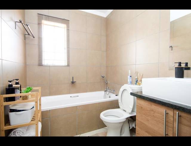 2 BEDROOM TOWNHOUSE FOR SALE IN MONAVONI
